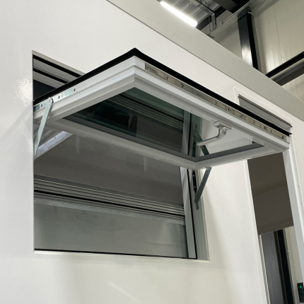 optimal/奥普铁马 越野房车窗户-内侧安装